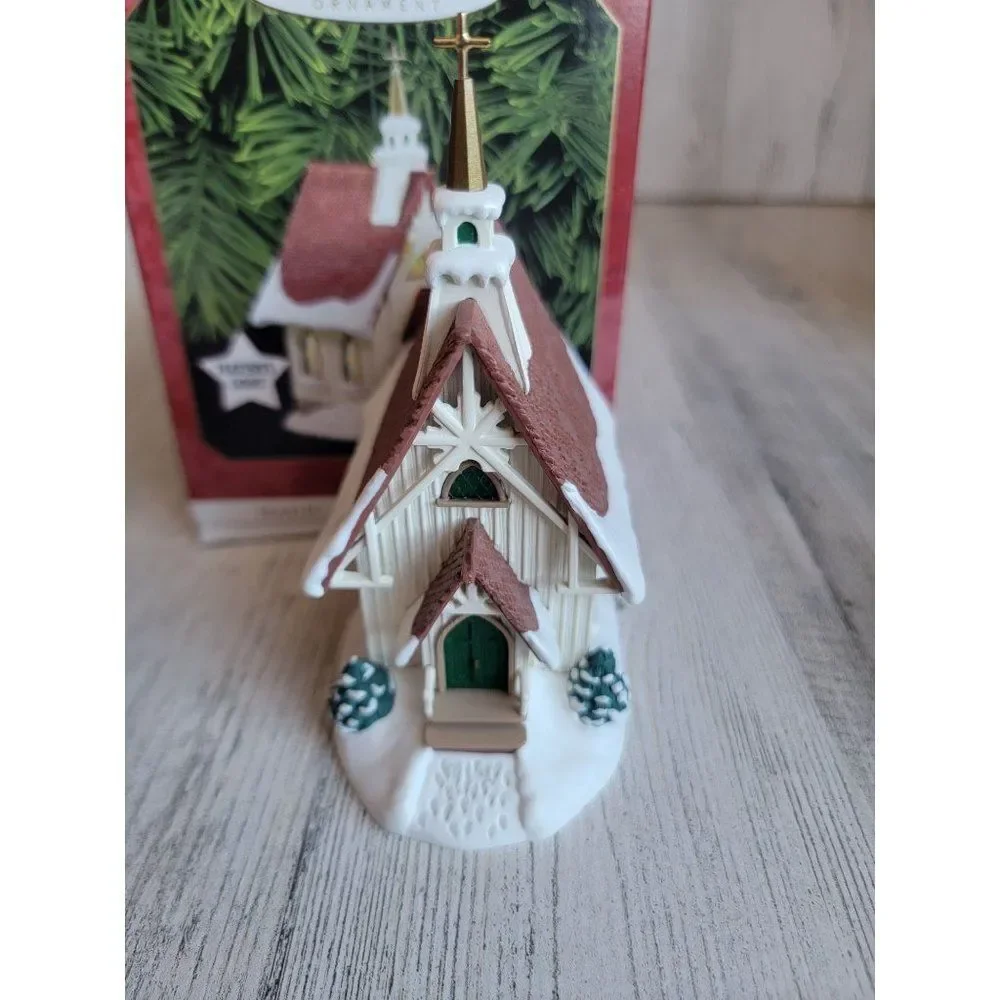 Hallmark 1999‎ Colonial Church candlelight services ornament Xmas